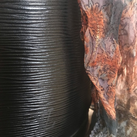 💕HP🍾 FIRM EUC Louis Vuitton Vintage Cluny Bucket #VI0965 - Picture 3 of 16